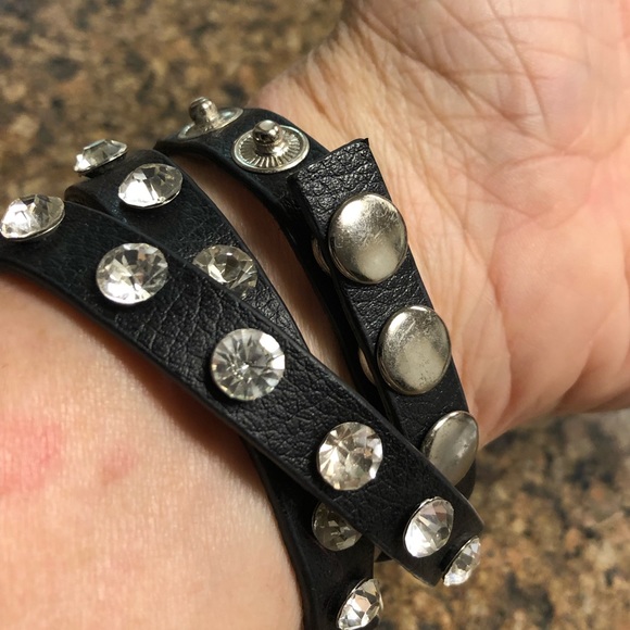 Wrap around black bracelet with lots of bling - Picture 7 of 12